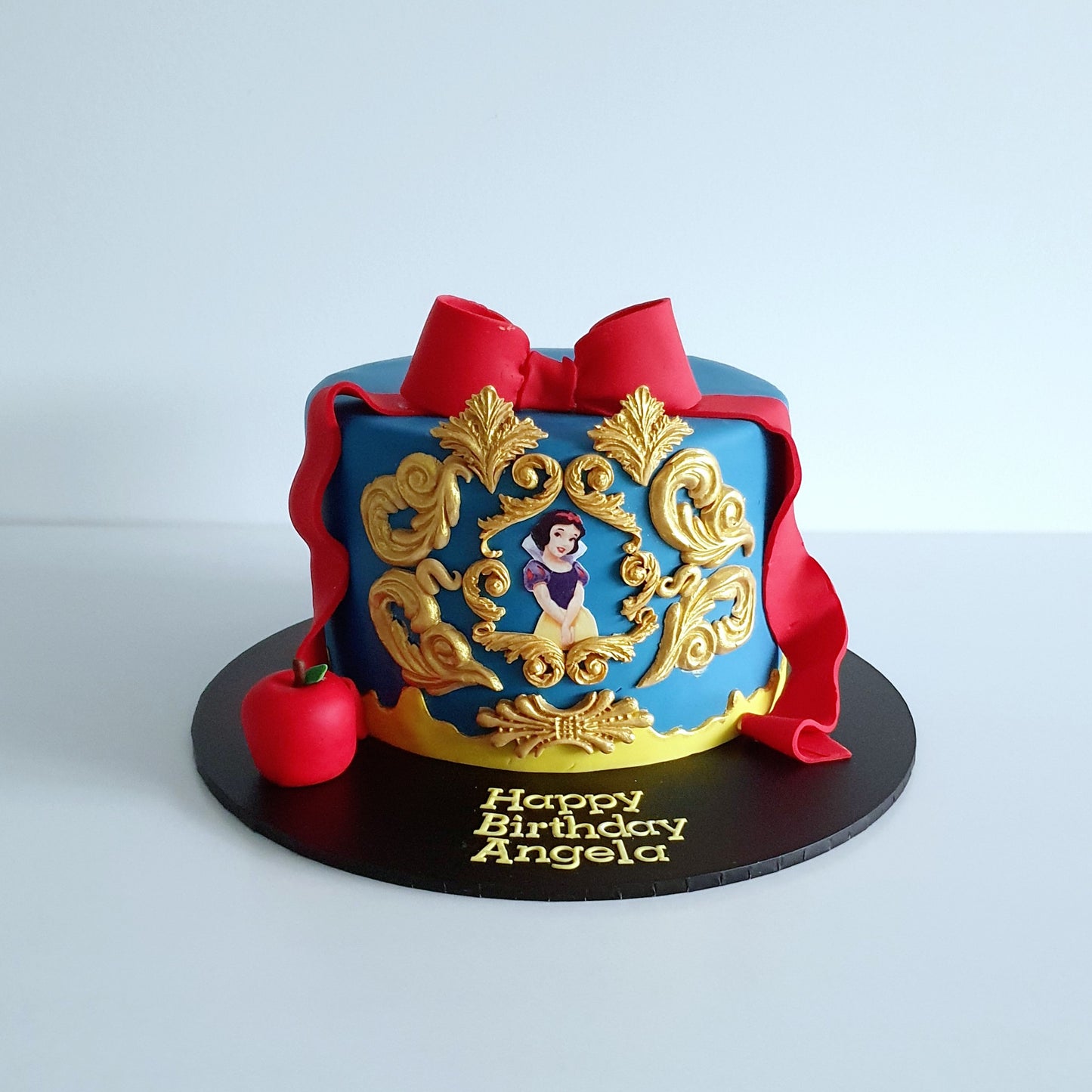 Themed fondant cake
