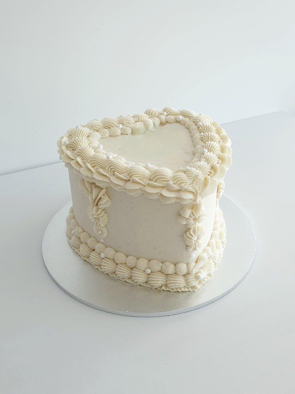 Vintage Piped Buttercream Cake