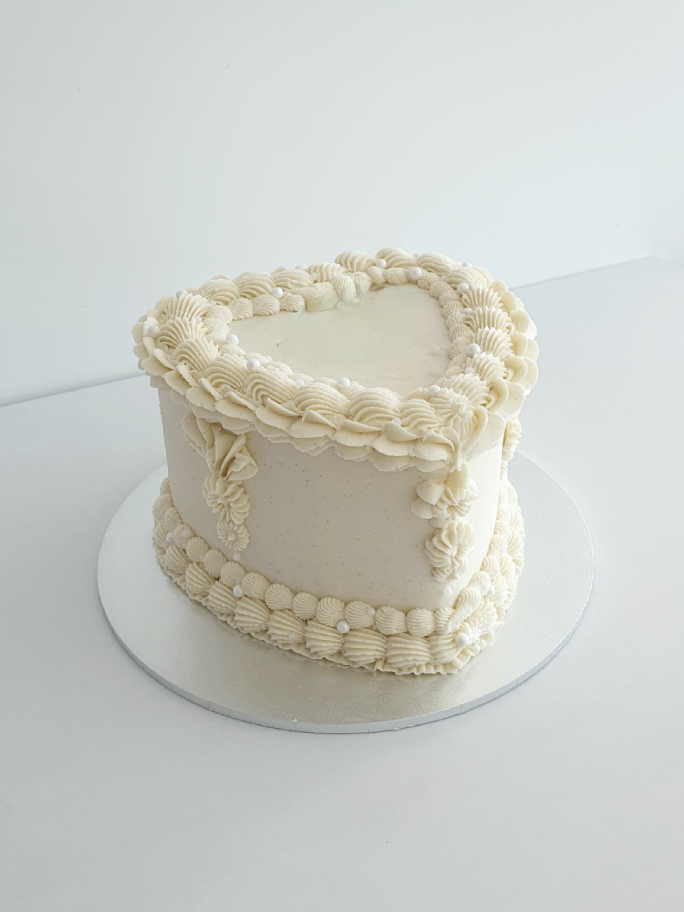 Vintage Piped Buttercream Cake