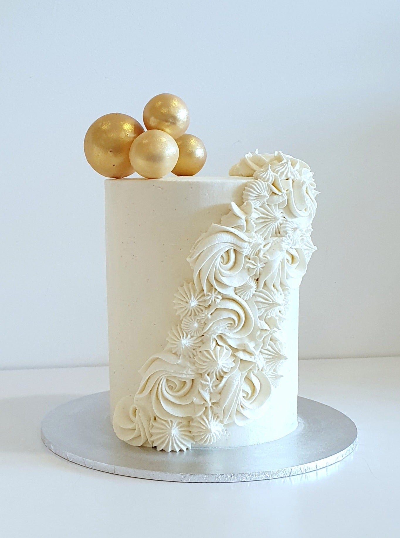 Double Barrel Piped Buttercream Cake