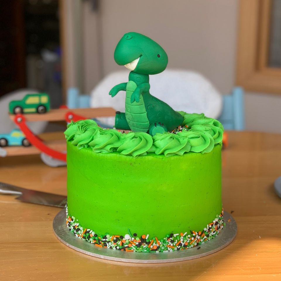 Fondant Animal Cake Topper - 1 weeks notice + shipping time for fondant cake toppers